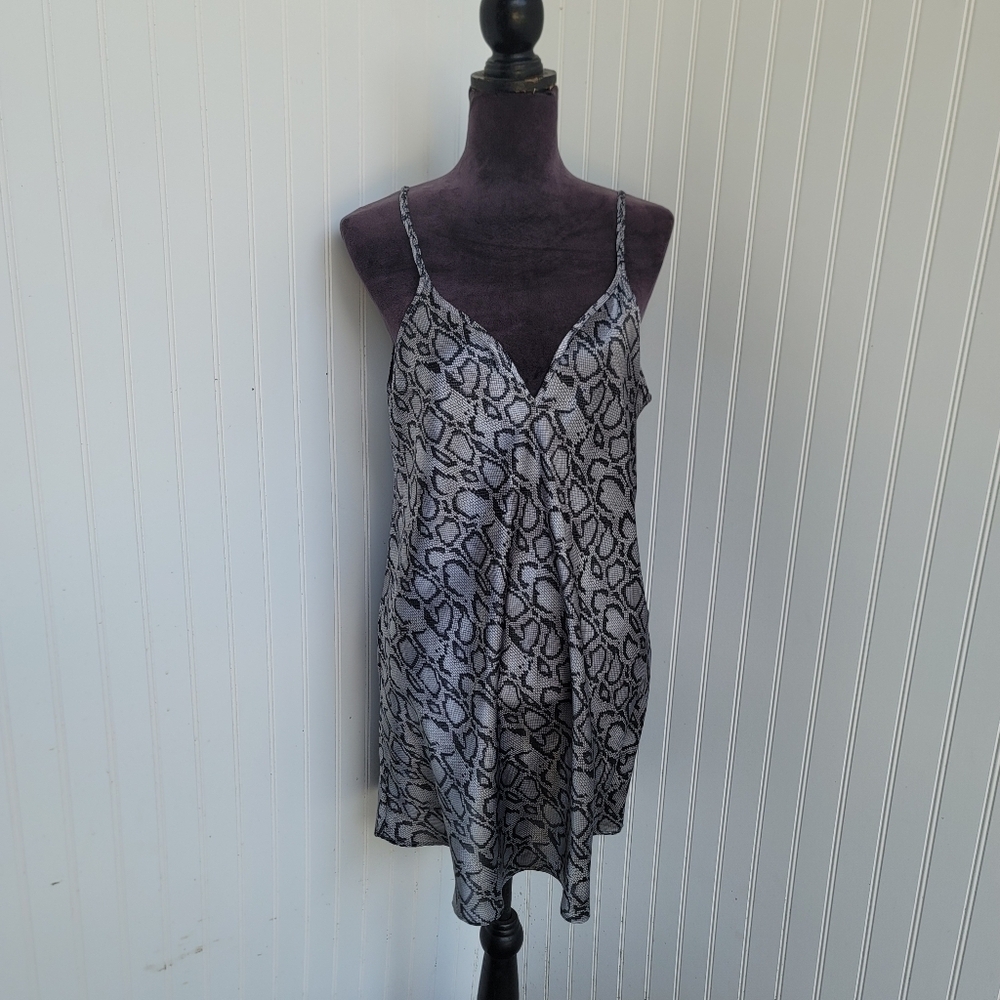 Morgan Taylor Intimate Snake Reptile Print Gray Black Lingerie Sleep Dress Sz M